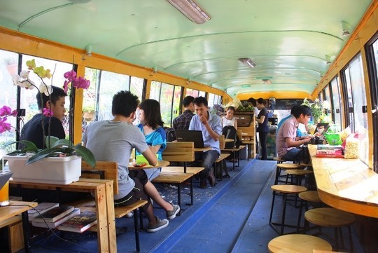 Café Bus – une belle initiative des jeunes vers la communauté - ảnh 1